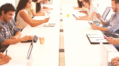 移动协作工具和视频的爆炸正在摇动数字工作场所“loading=