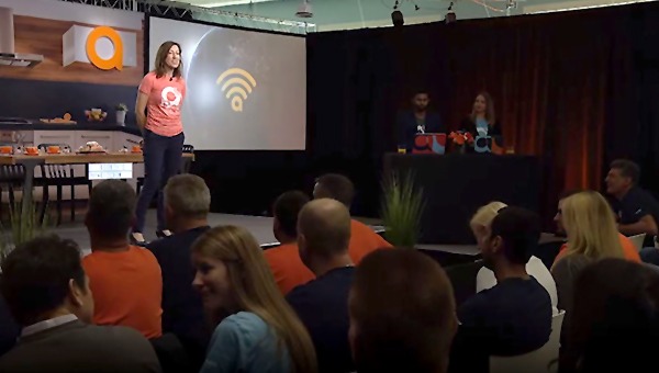 市场领导者在客户活动中展示