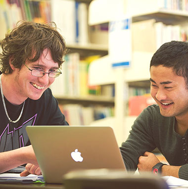 新英格兰大学的学生