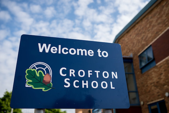 Crofton学校的正面