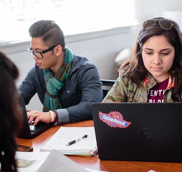 Students using Wi-Fi network at Fresno Pacific University, an Aruba customer