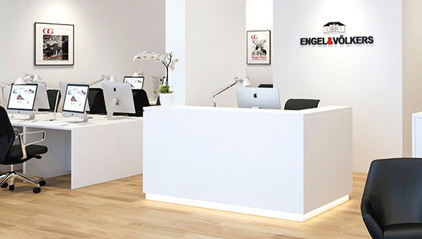 Modern, open space design of the new Engel & Völkers building